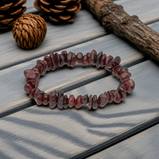 Pulsera Chips Granate – Energía, Pasión y Protección