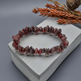 Pulsera Chips Granate – Energía, Pasión y Protección